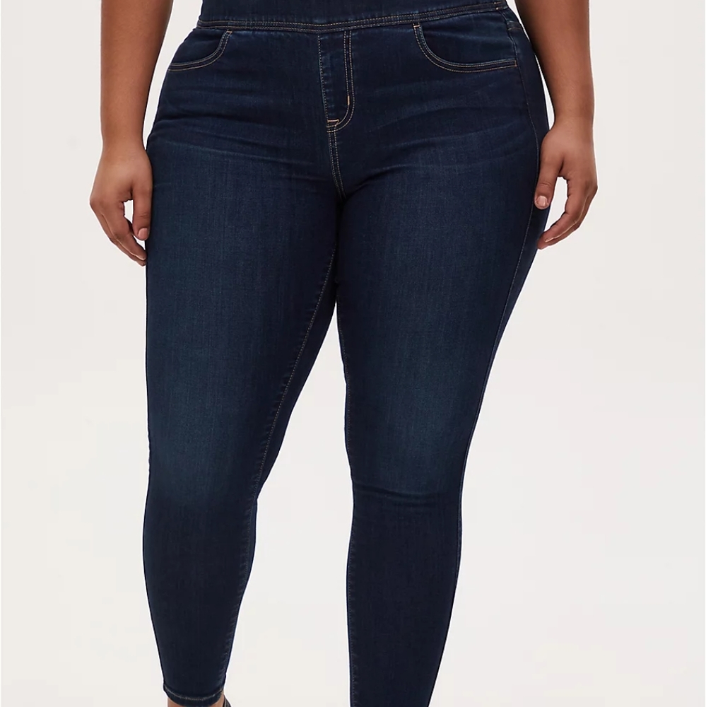 Torrid Short Length Lean Jean